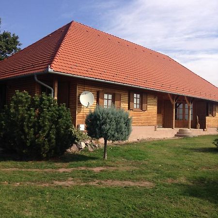 Mezesfeszer Apartman Cserkút Exterior foto