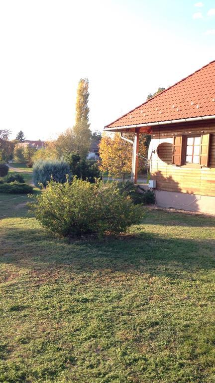 Mezesfeszer Apartman Cserkút Exterior foto